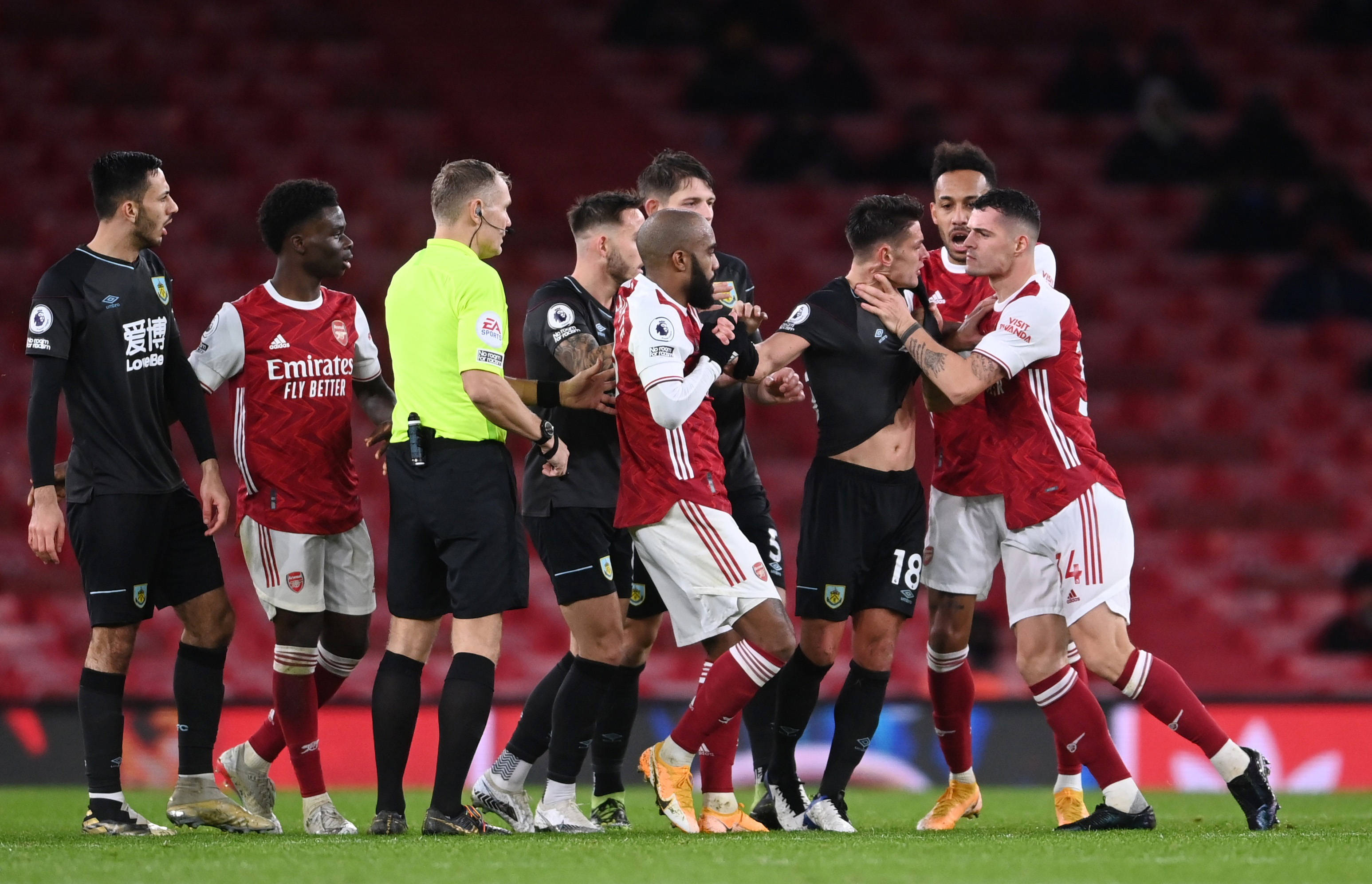 季扮演更加 季扮演更加